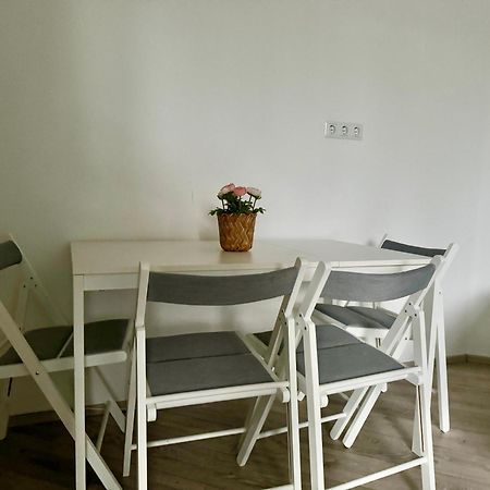 Stylish Schonbrunn Apartments With Free Parking เวียนนา ภายนอก รูปภาพ