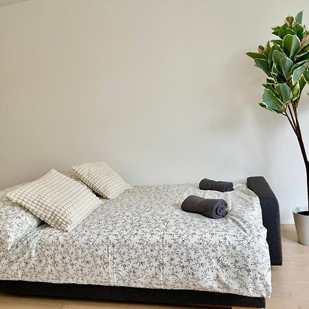 Stylish Schonbrunn Apartments With Free Parking เวียนนา ภายนอก รูปภาพ
