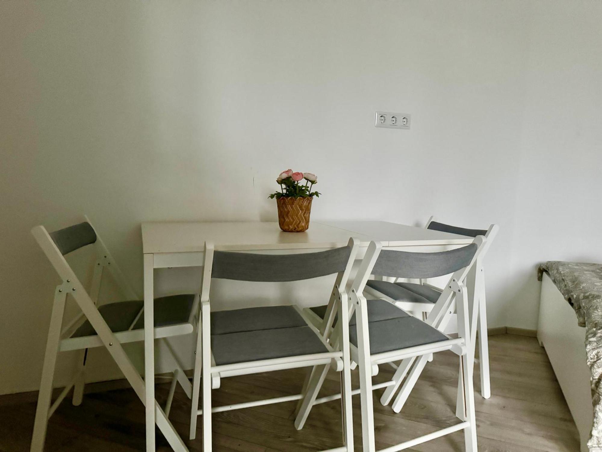 Stylish Schonbrunn Apartments With Free Parking เวียนนา ภายนอก รูปภาพ