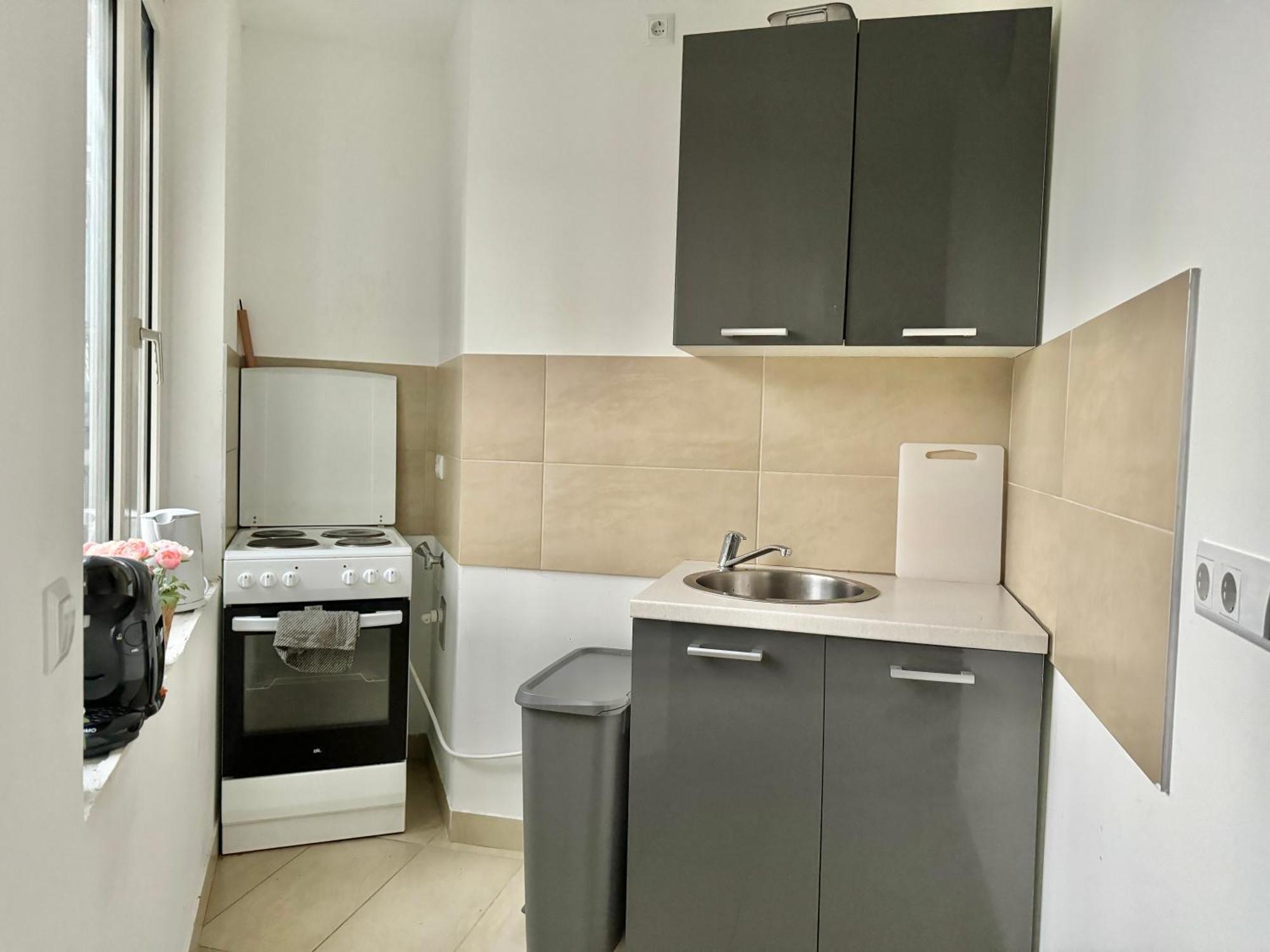 Stylish Schonbrunn Apartments With Free Parking เวียนนา ภายนอก รูปภาพ